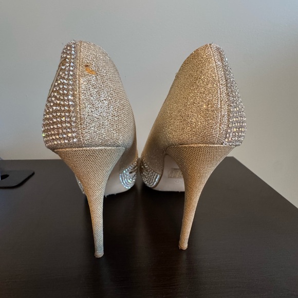 Escarpins OR parfaits pour les Fêtes 8.5 - Picture 2 of 10
